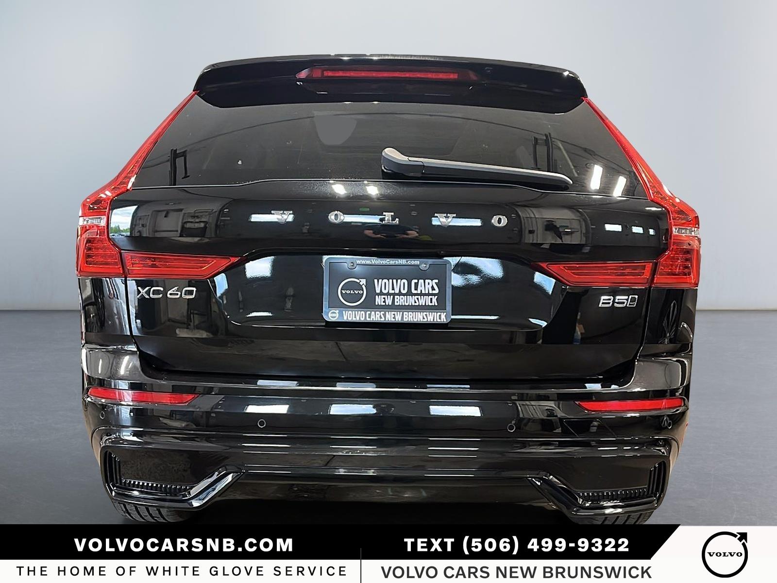2025 Volvo XC60 B5 Plus Dark Theme