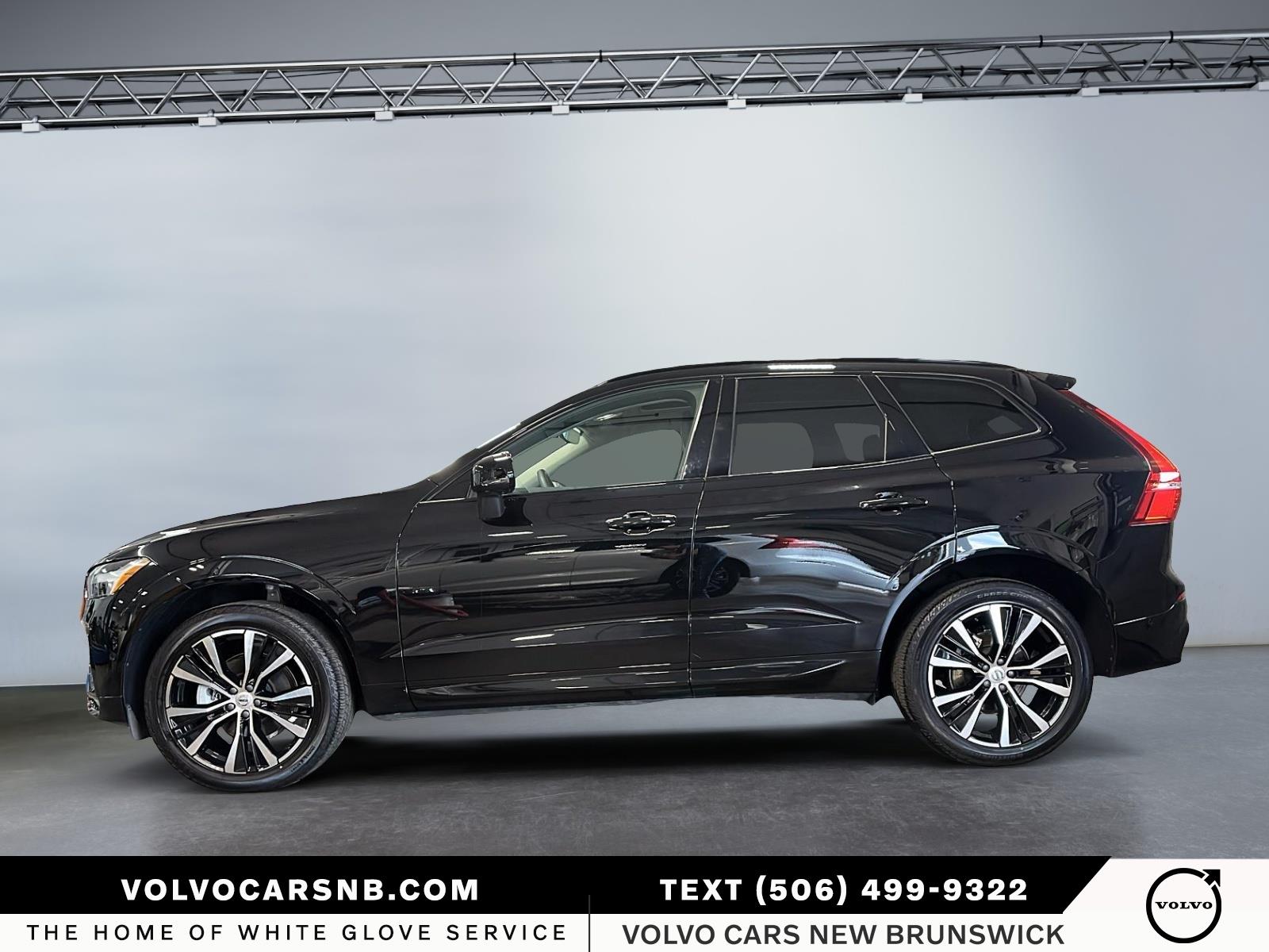 2025 Volvo XC60 B5 Plus Dark Theme