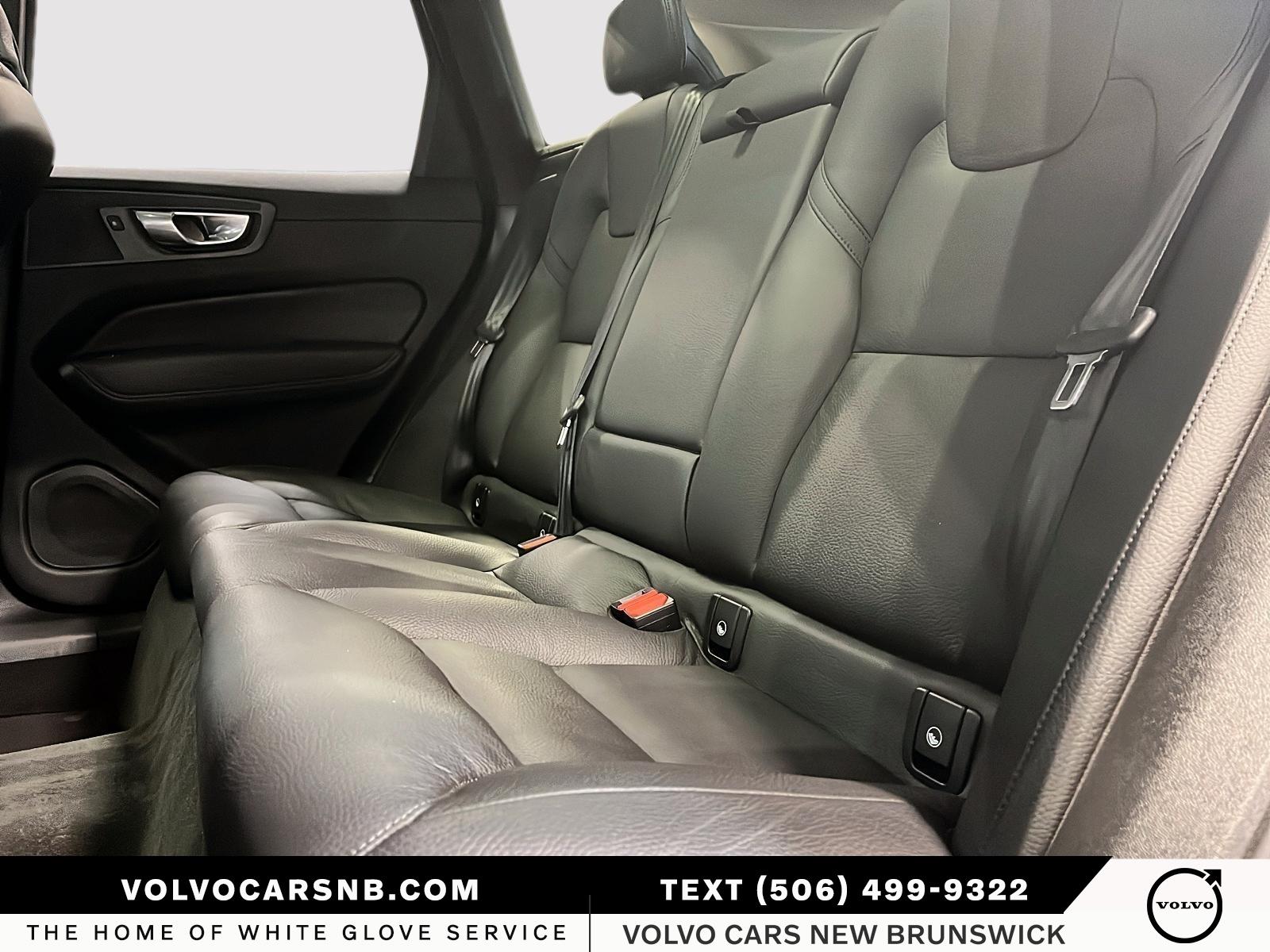 2025 Volvo XC60 B5 Plus Dark Theme