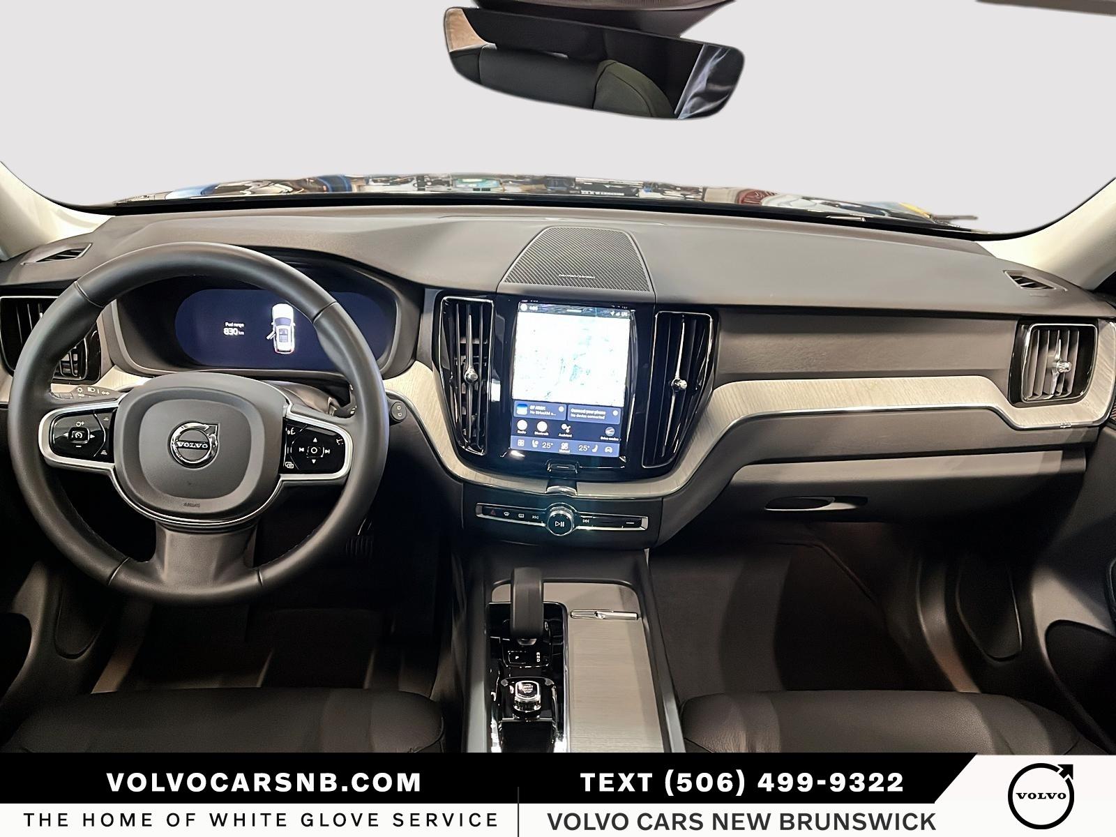 2025 Volvo XC60 B5 Plus Dark Theme