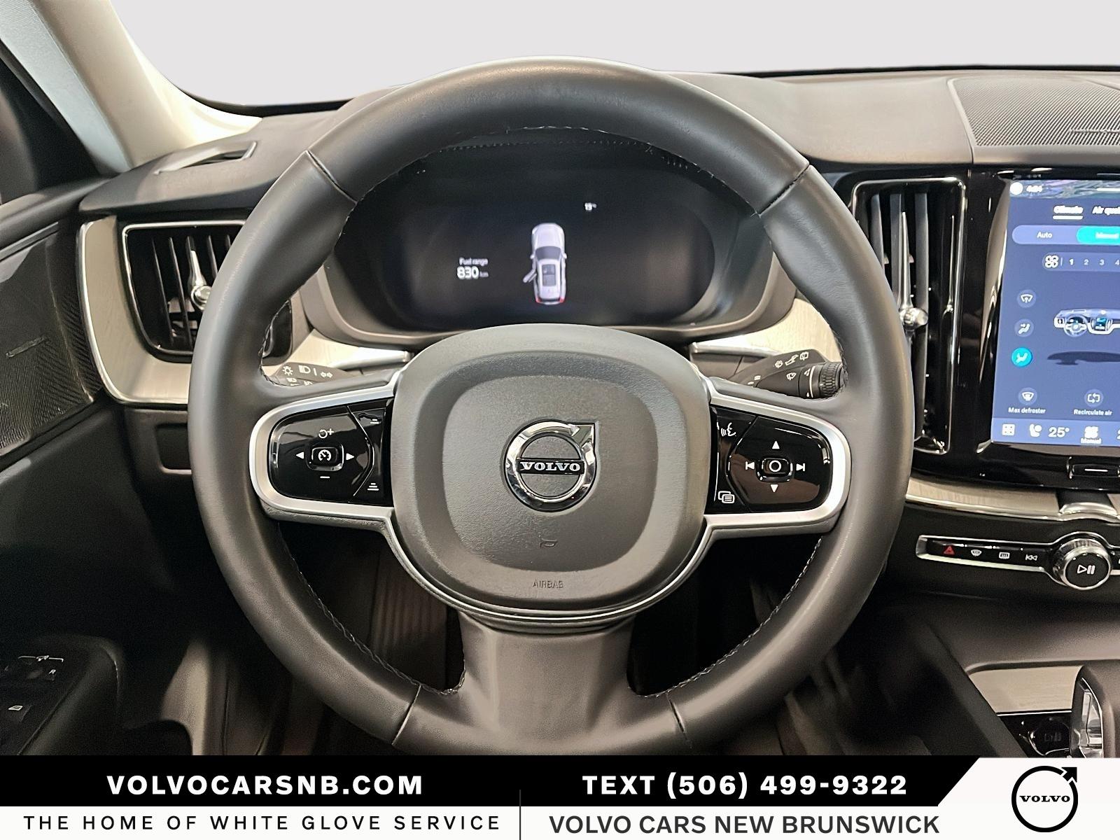 2025 Volvo XC60 B5 Plus Dark Theme