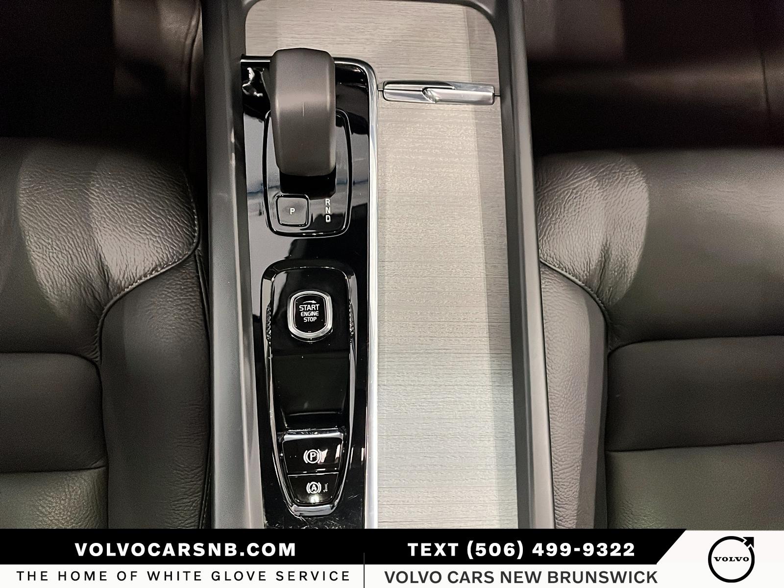 2025 Volvo XC60 B5 Plus Dark Theme