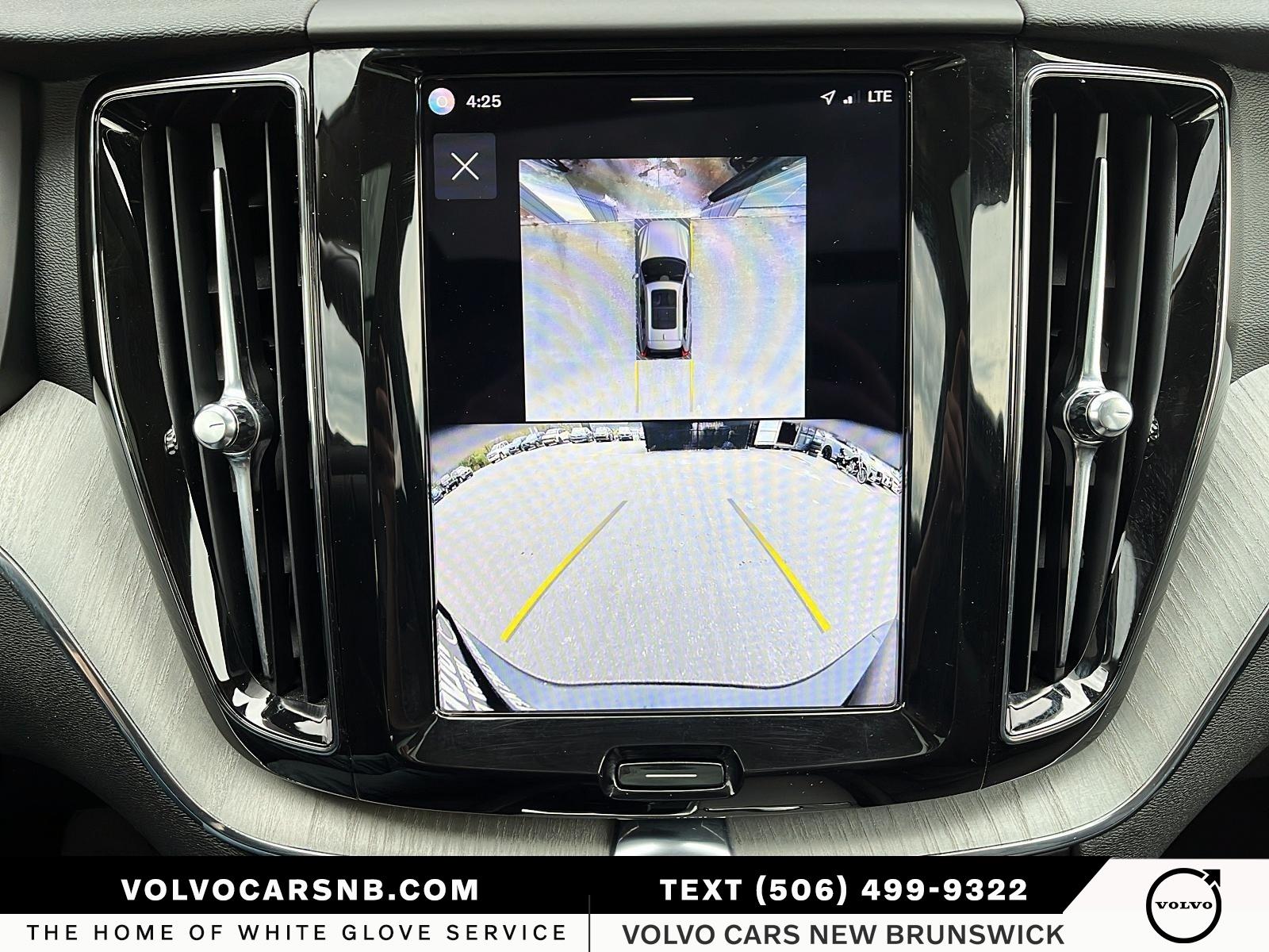 2025 Volvo XC60 B5 Plus Dark Theme