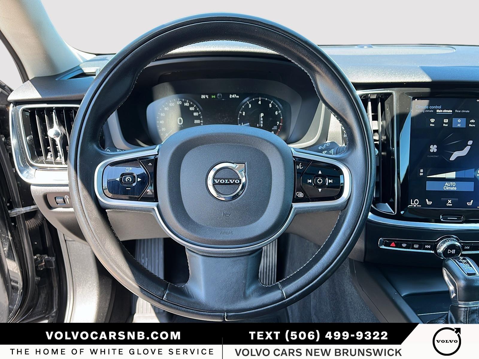 2020 Volvo V60 T6 Momentum