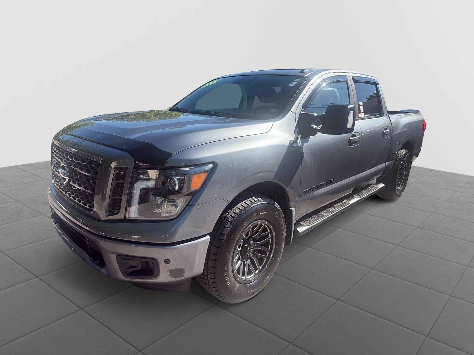 2018 Nissan Titan  SV Midnight Edition
