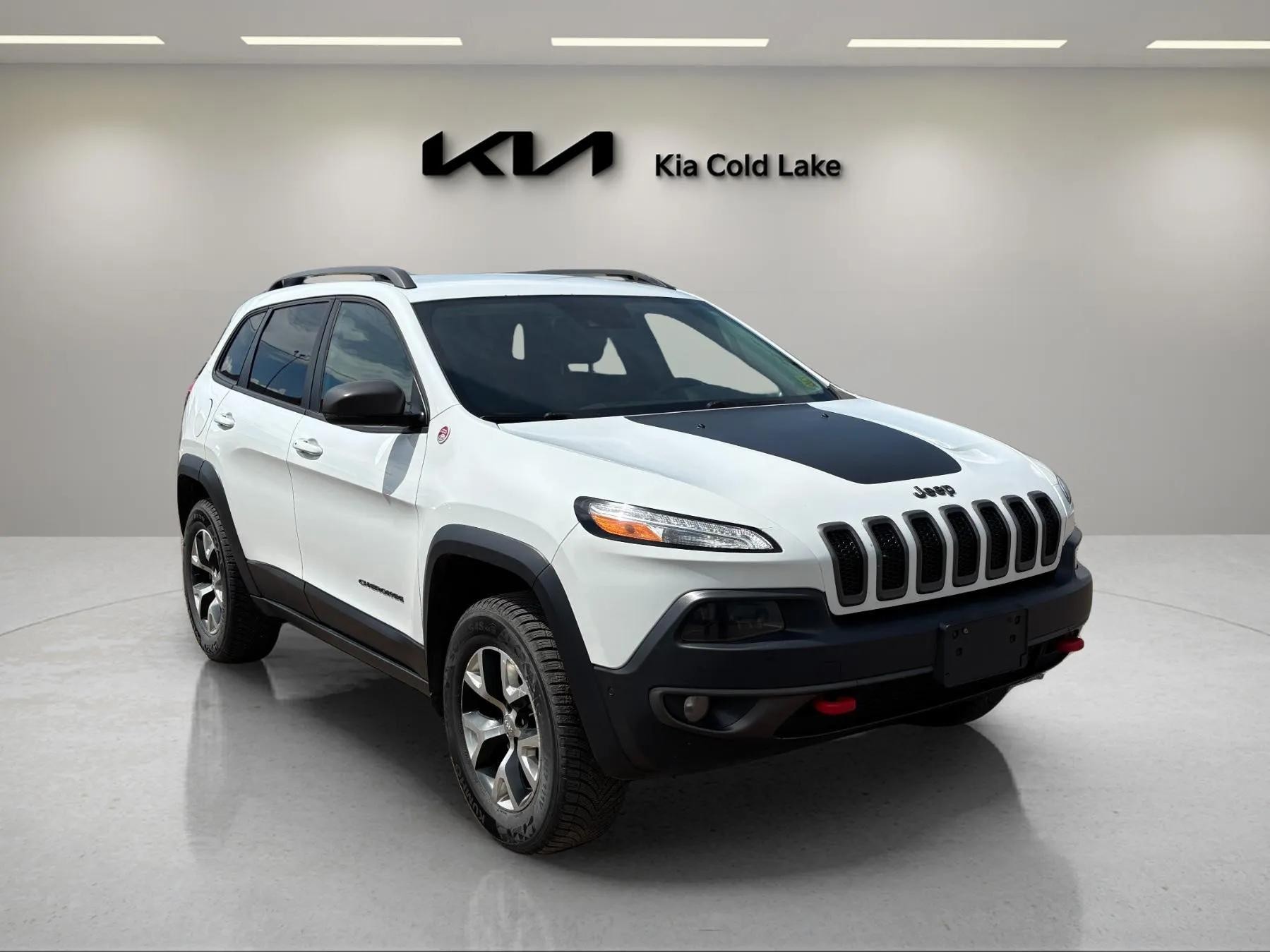 White 2016 Jeep Cherokee SUV / Crossover Four-Wheel Drive 9-Speed Automatic