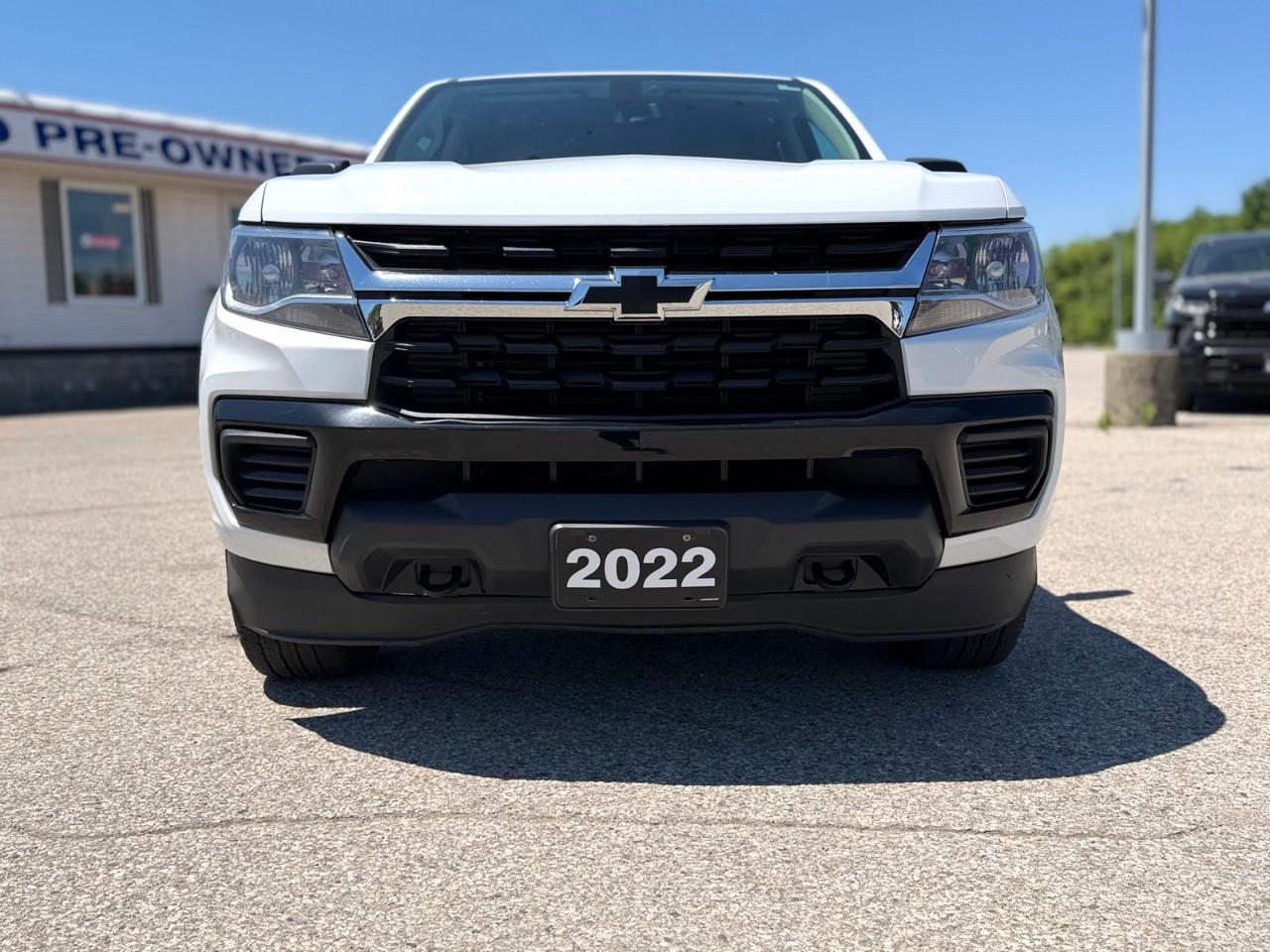 White 2022 Chevrolet Colorado Work Truck Crew Cab 4WD Pickup Truck Four-Wheel Drive 8-Speed Automatic