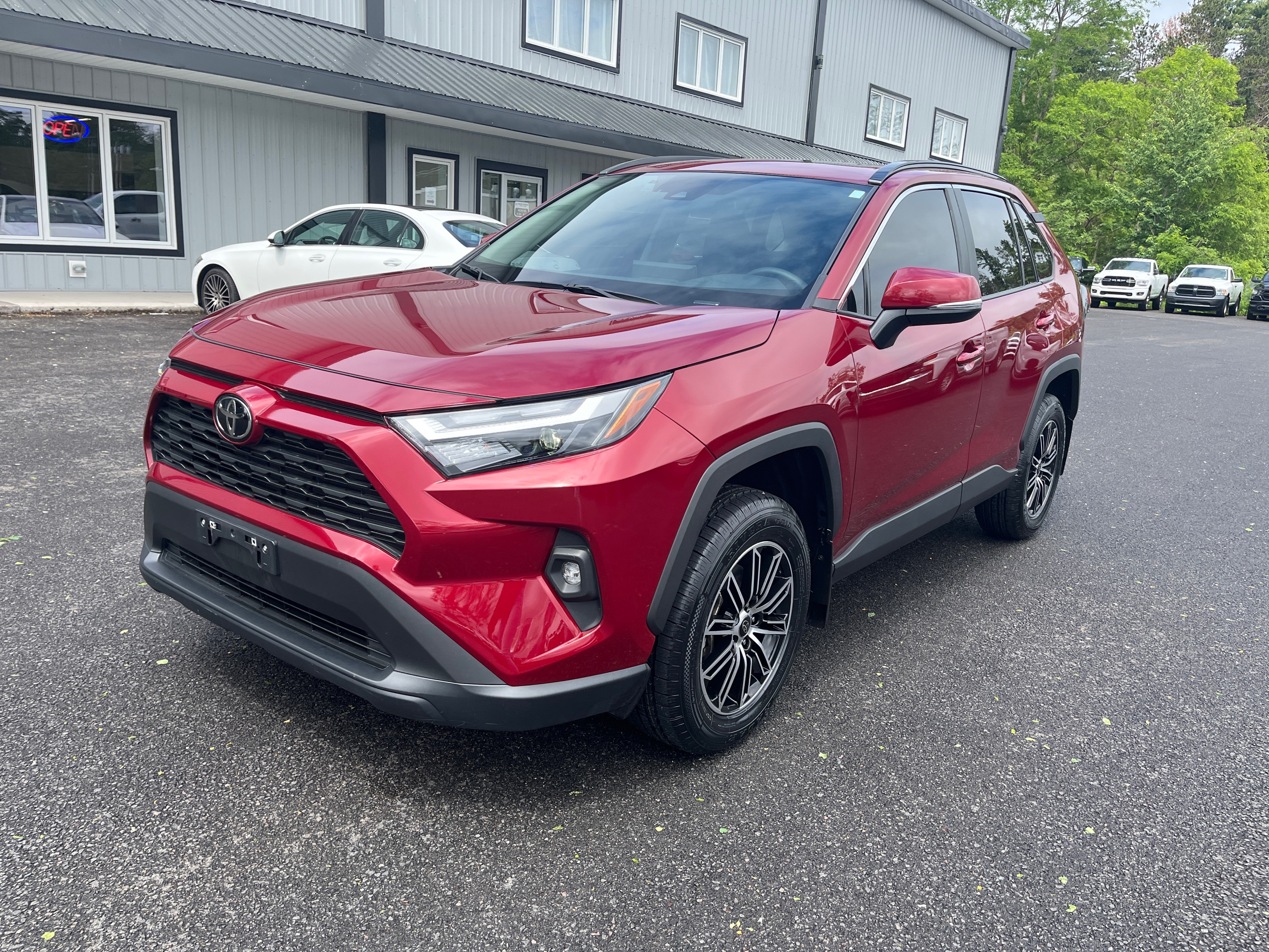  2025 Toyota RAV4 XLE AWD   