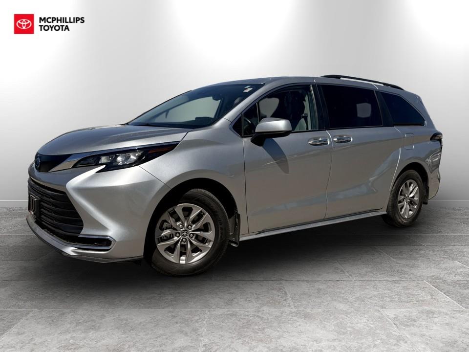2024 Toyota Sienna XLE 8-Passenger FWD