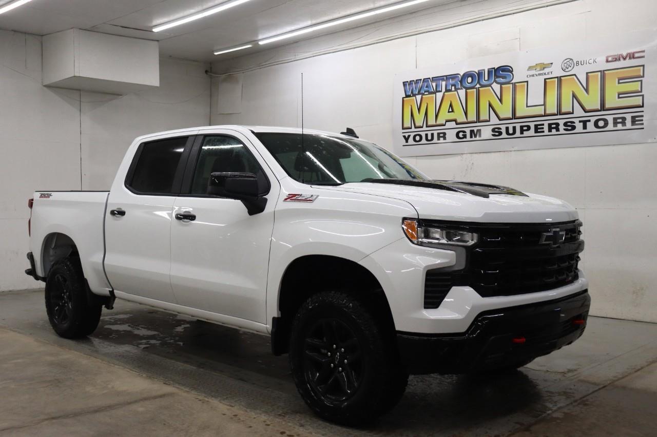 White 2026 Chevrolet Silverado 1500 LT Trail Boss Crew Cab 4WD Pickup Truck Four-Wheel Drive Automatic