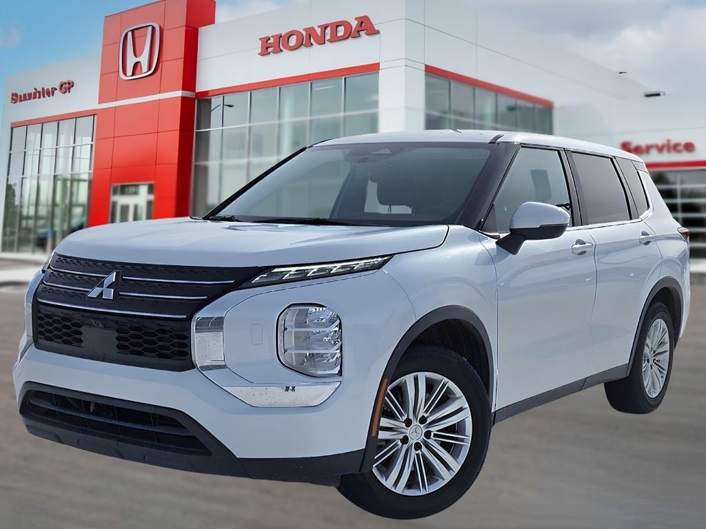 White 2022 Mitsubishi Outlander SUV / Crossover All-Wheel Drive Continuously Variable Transmission