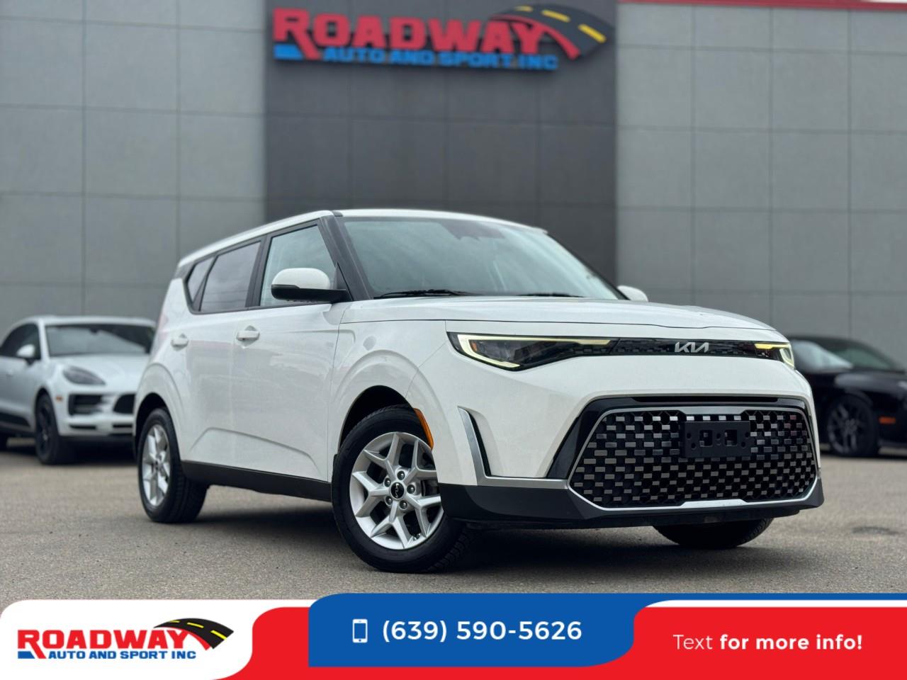 White 2023 Kia Soul EX FWD SUV / Crossover Front-Wheel Drive Continuously Variable Transmission