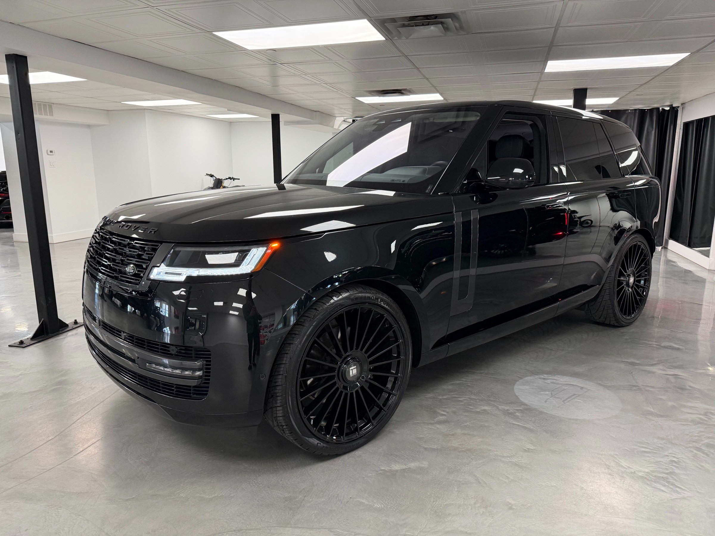 Black 2023 Land Rover Range Rover SUV / Crossover All-Wheel Drive 8-Speed Automatic