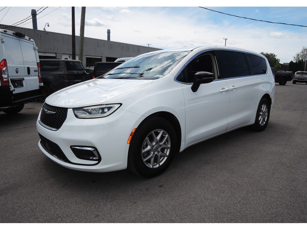 2024 Chrysler Pacifica