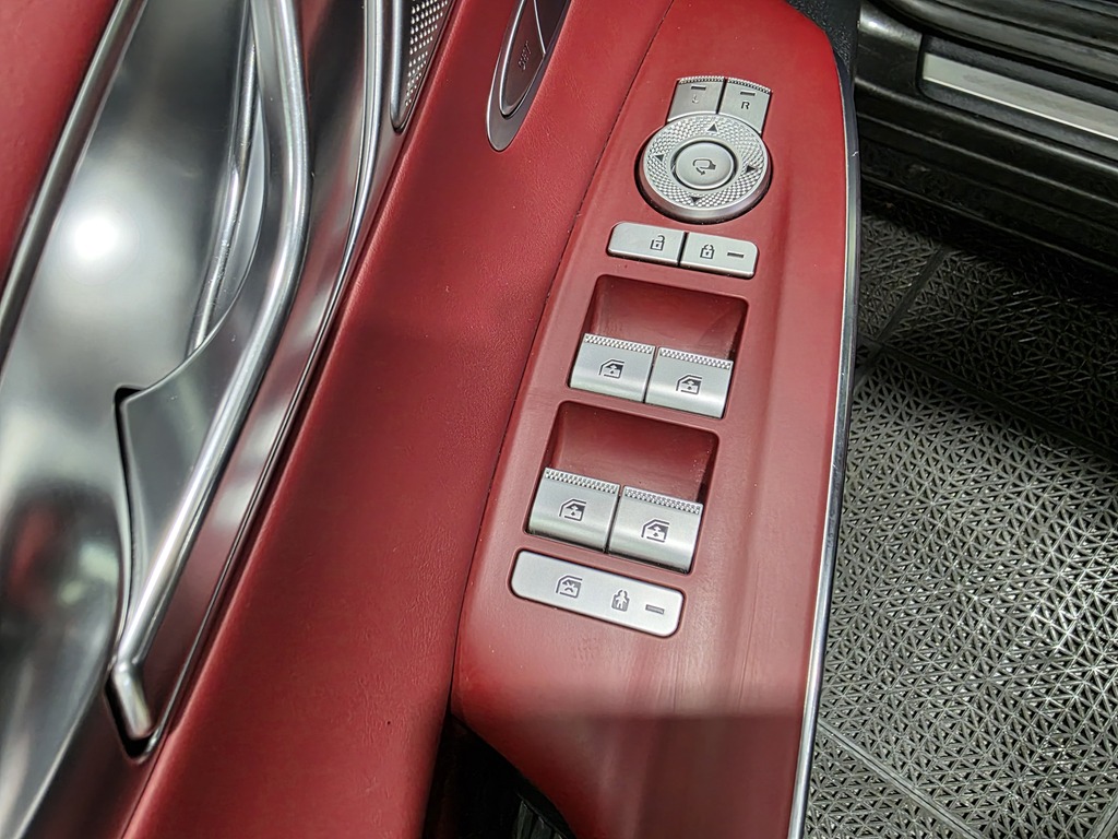 Genesis GV70 2023
