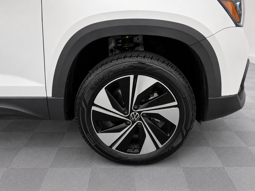 2025 Volkswagen Taos