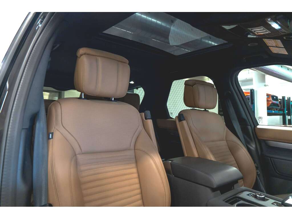 Land Rover Discovery 2023