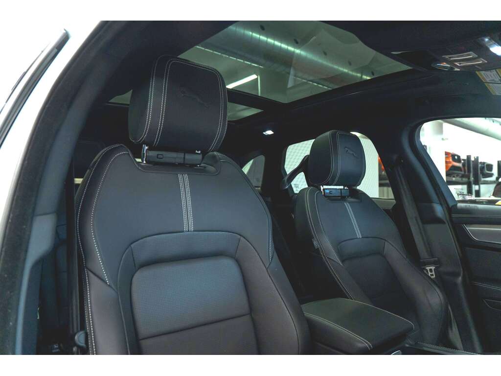 Jaguar F-PACE 2024