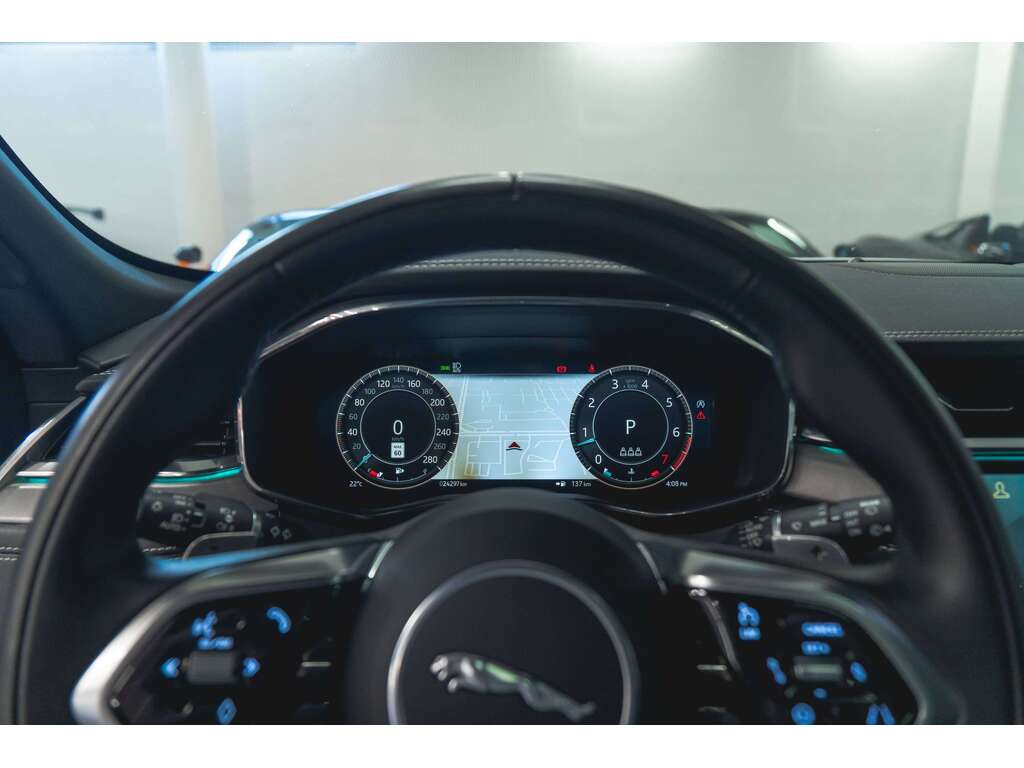 Jaguar F-PACE 2024