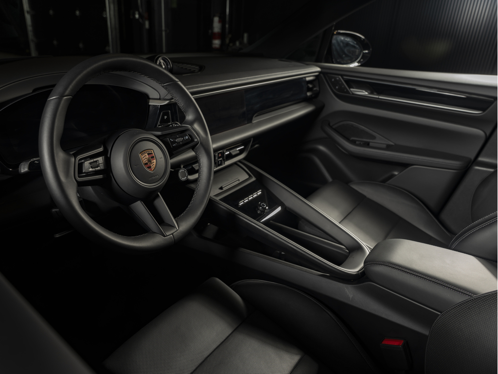 2025 Porsche Macan