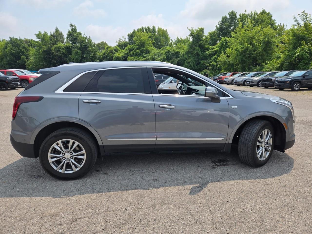 used 2022 Cadillac XT5 car, priced at $38,889