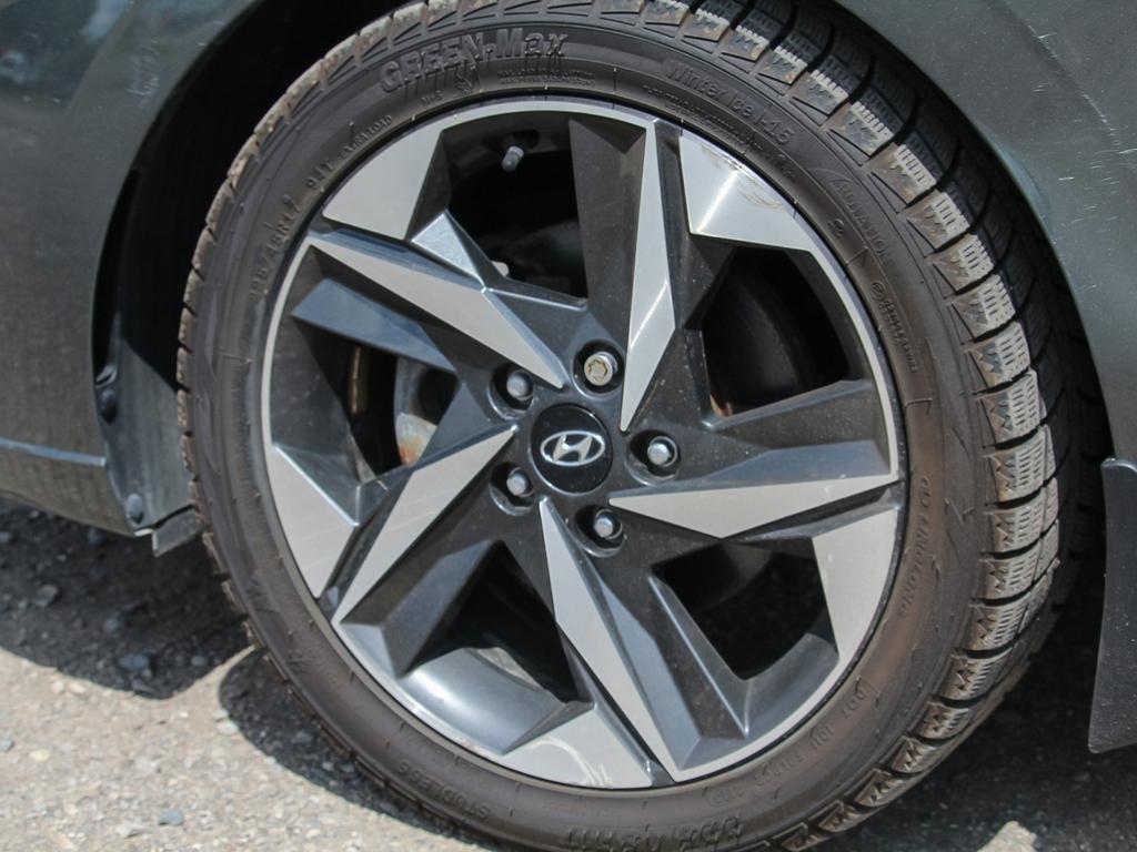 used 2022 Hyundai Elantra car, priced at $18,097