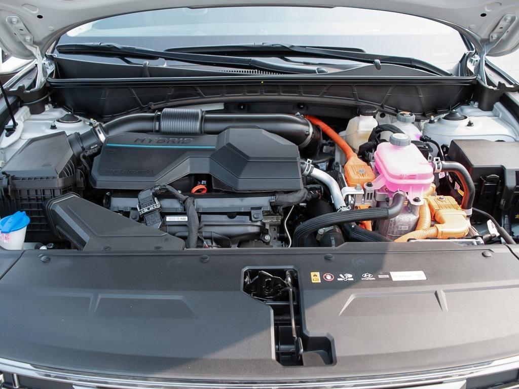 used 2025 Hyundai Tucson Hybrid car, priced at $50,311