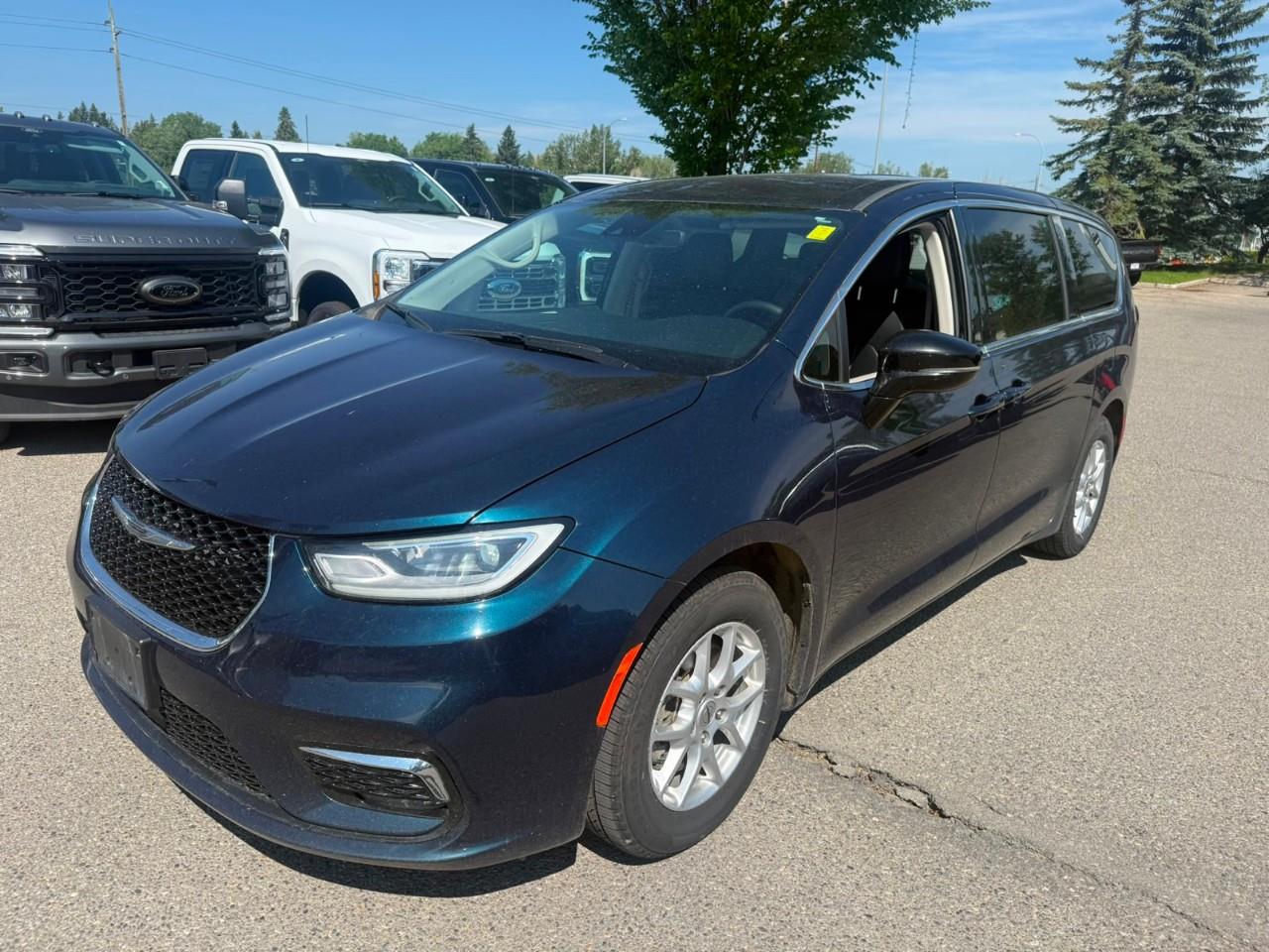 Blue 2024 Chrysler Pacifica Minivan Front-Wheel Drive 9-Speed Automatic