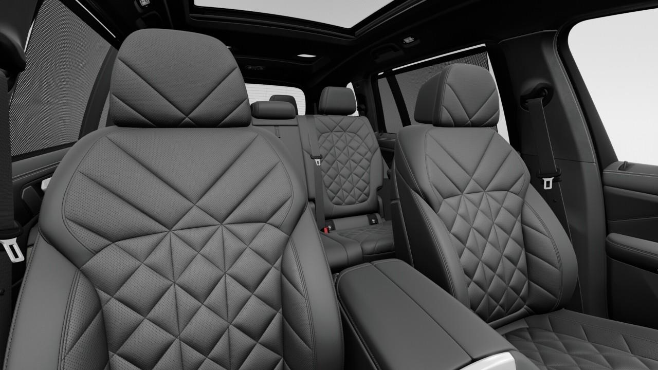 new 2027 BMW X7 car, priced at $139,984