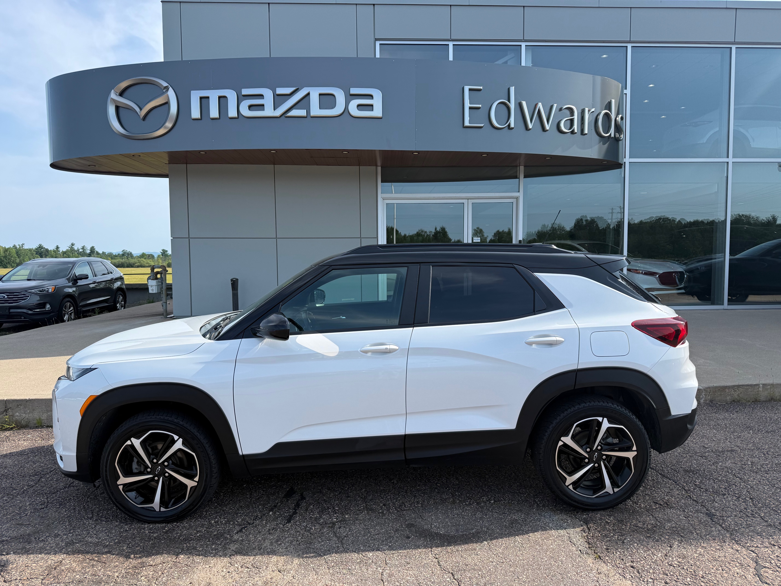 White 2023 Chevrolet Trailblazer SUV / Crossover Four-Wheel Drive 9-Speed Automatic
