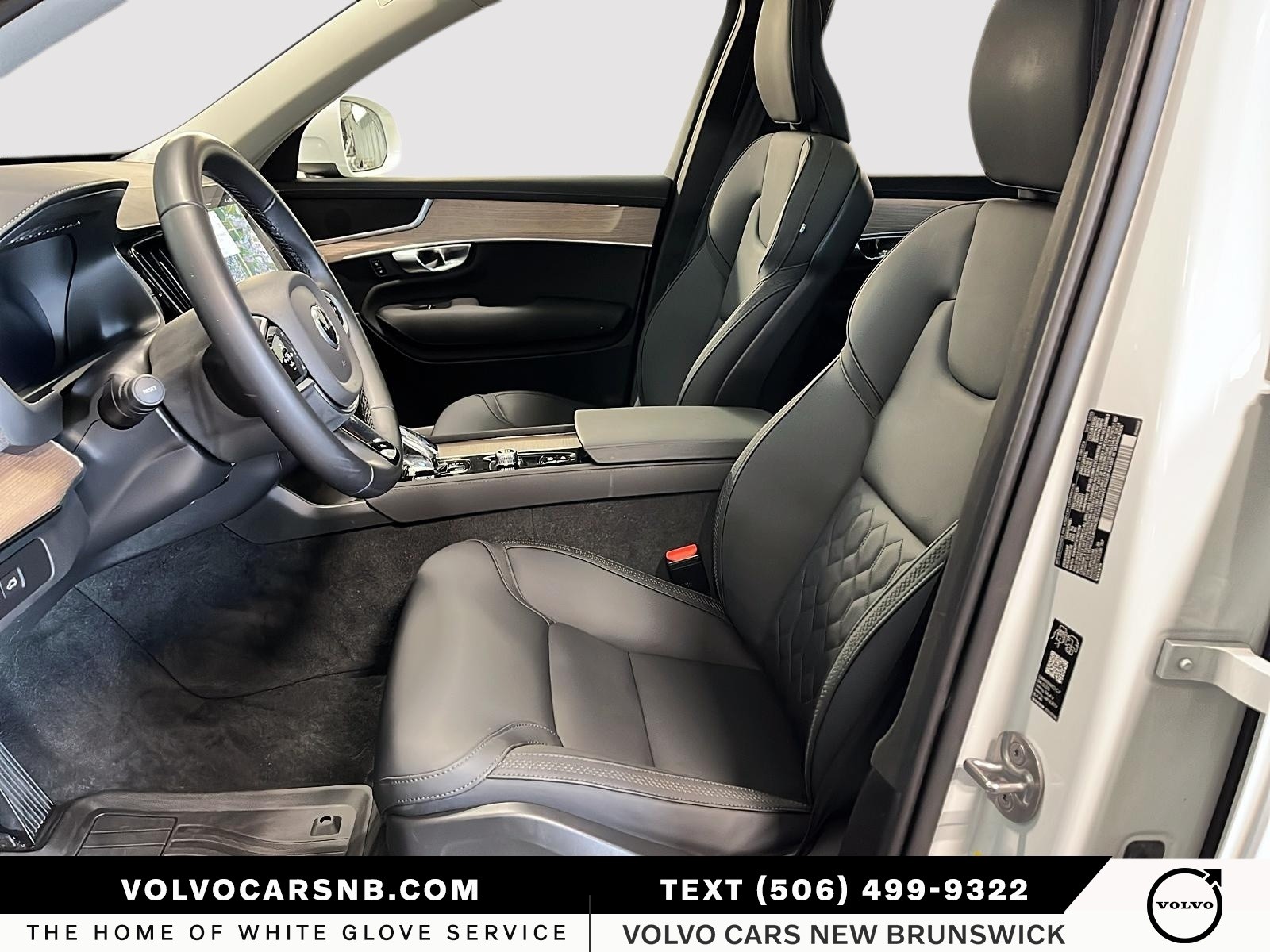 2026 Volvo XC90 B6 Plus Bright Theme