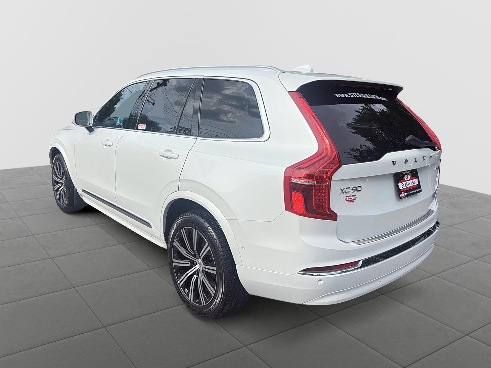 2023 Volvo XC90 B6 Plus Bright Theme