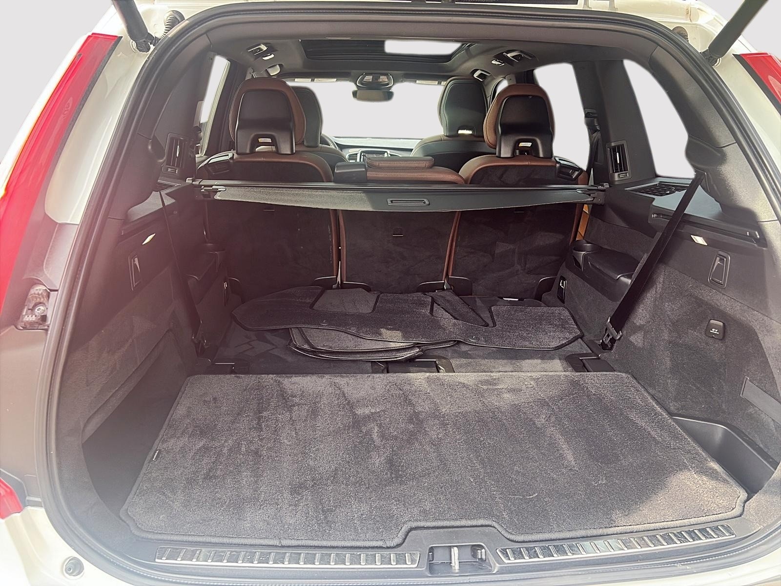 2023 Volvo XC90 B6 Plus Bright Theme