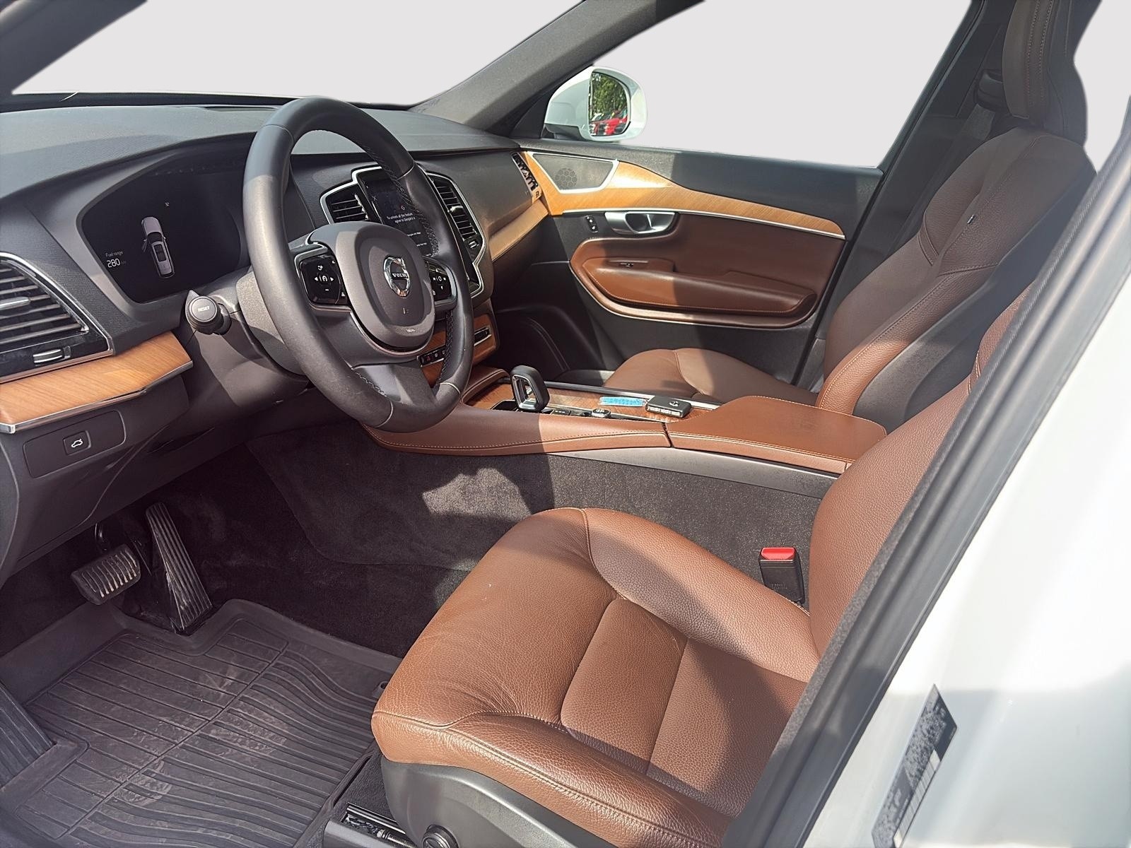 2023 Volvo XC90 B6 Plus Bright Theme