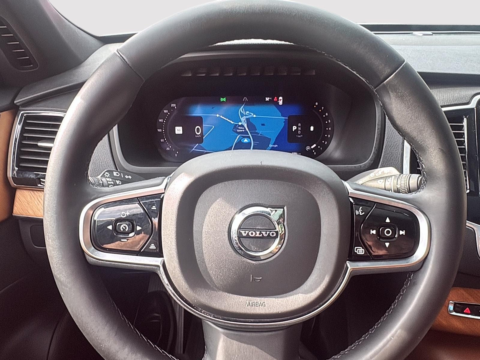 2023 Volvo XC90 B6 Plus Bright Theme