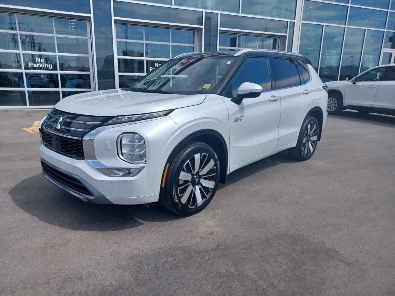 White 2026 Mitsubishi Outlander Hybrid Plug-in 1-Speed Automatic