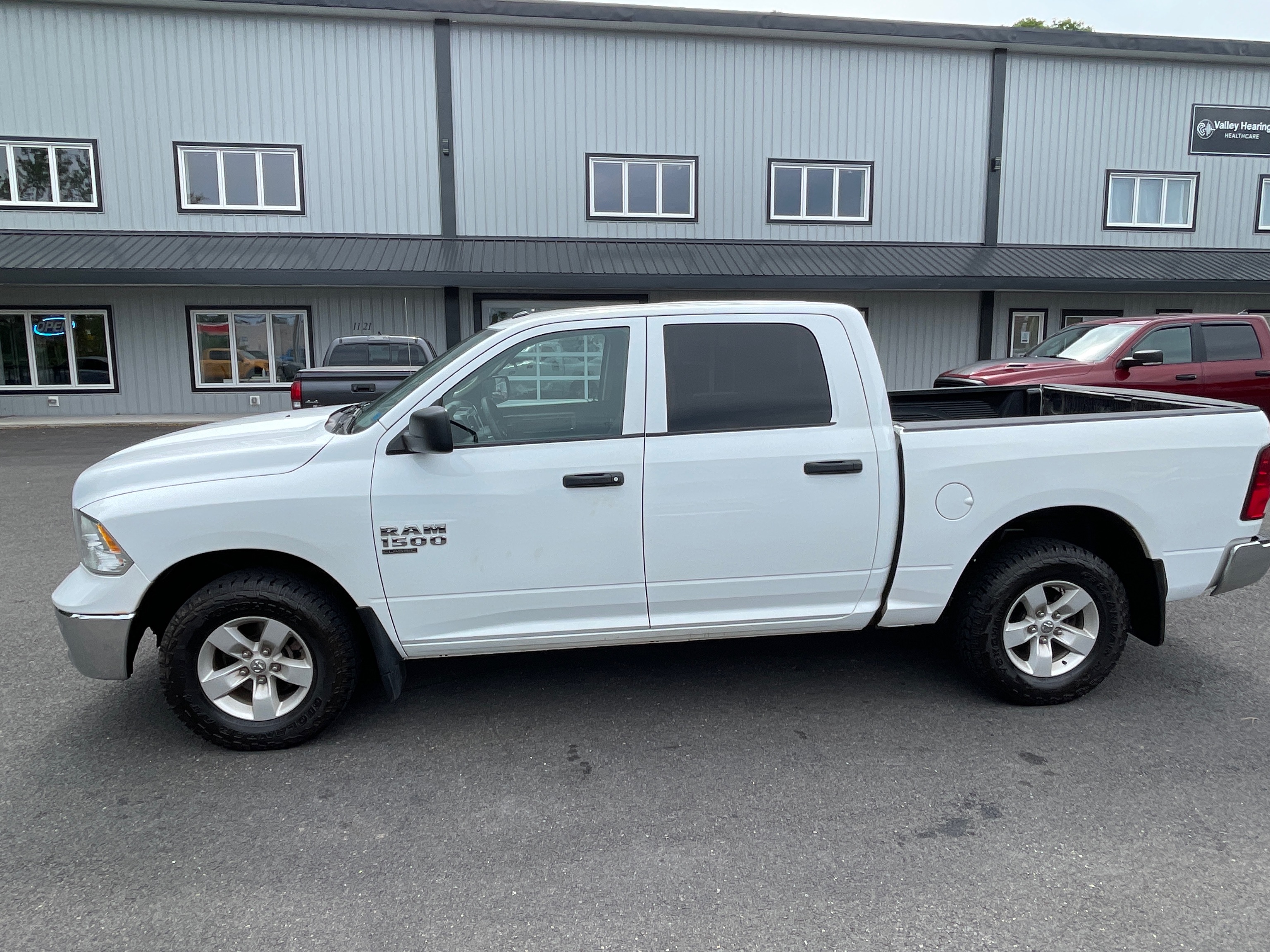 White 2022 RAM 1500 Pickup Truck Four-Wheel Drive 8-Speed Automatic
