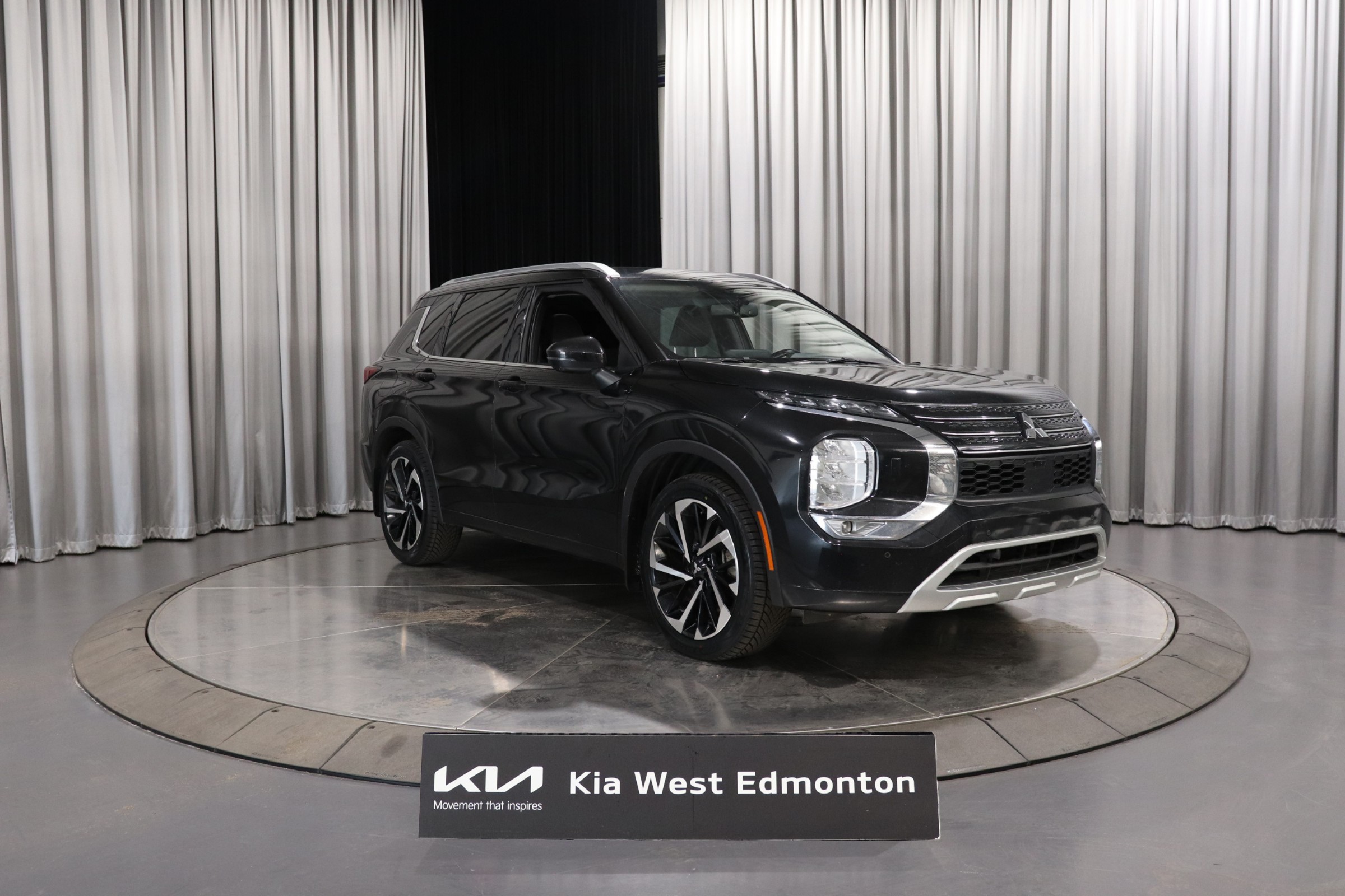 Black 2022 Mitsubishi Outlander SUV / Crossover Continuously Variable Transmission