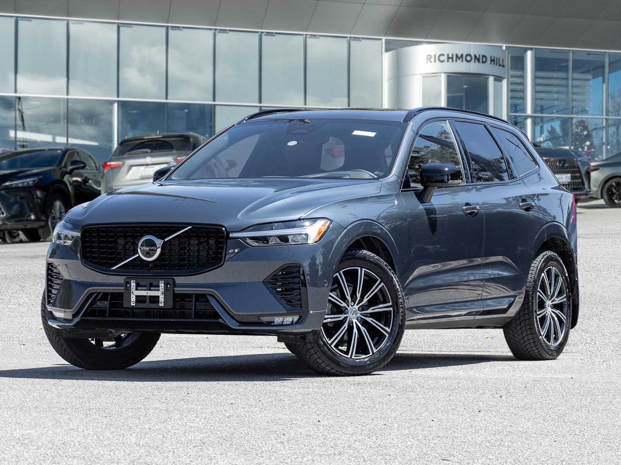 2024 Volvo XC60 B5 Ultimate Dark Theme AWD