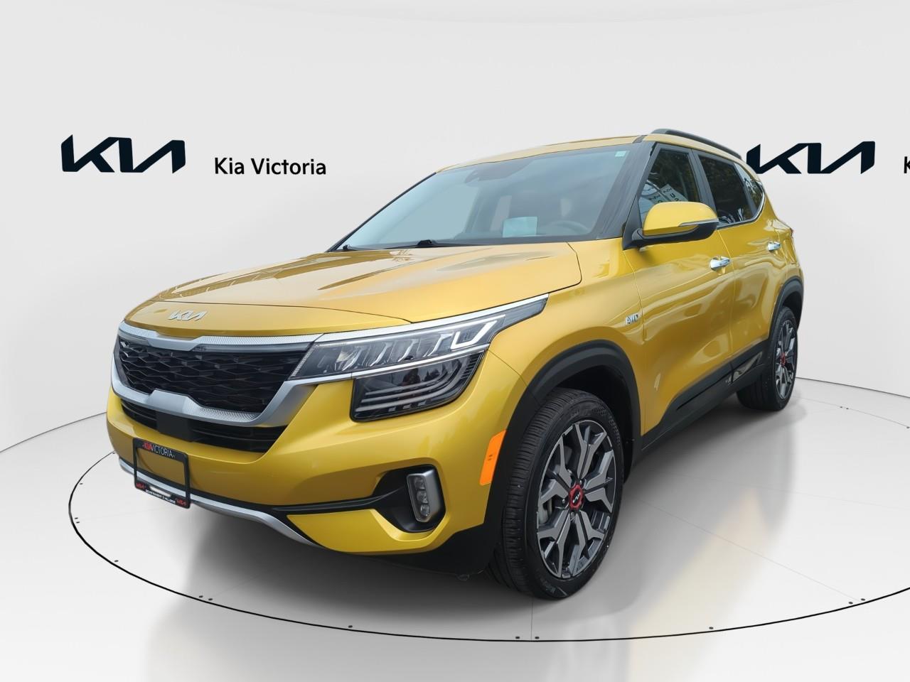 Yellow 2022 Kia Seltos SUV / Crossover All-Wheel Drive 7-Speed Automatic