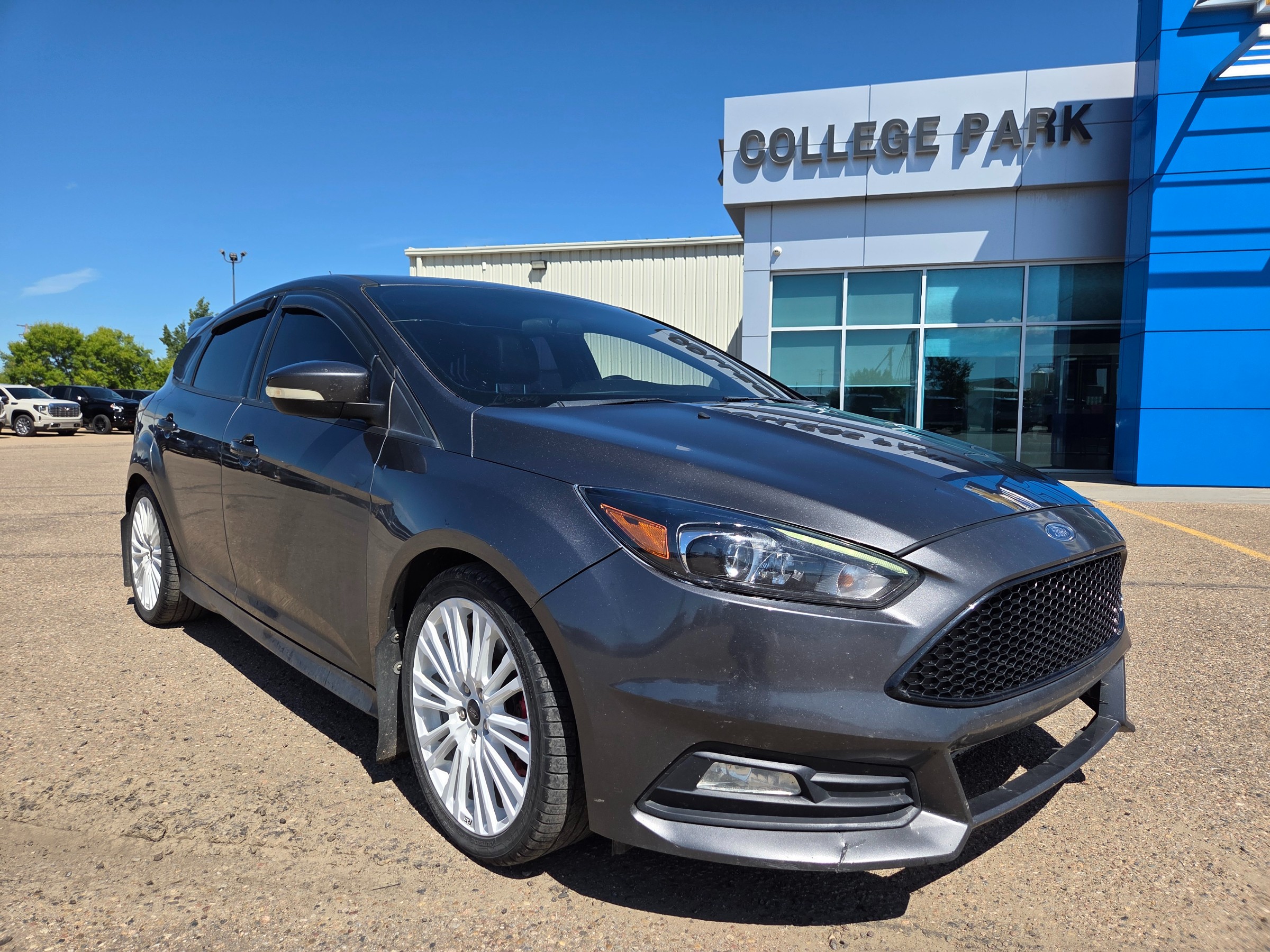 2017 Ford Focus Hatchback Front-Wheel Drive 6-Speed Manual