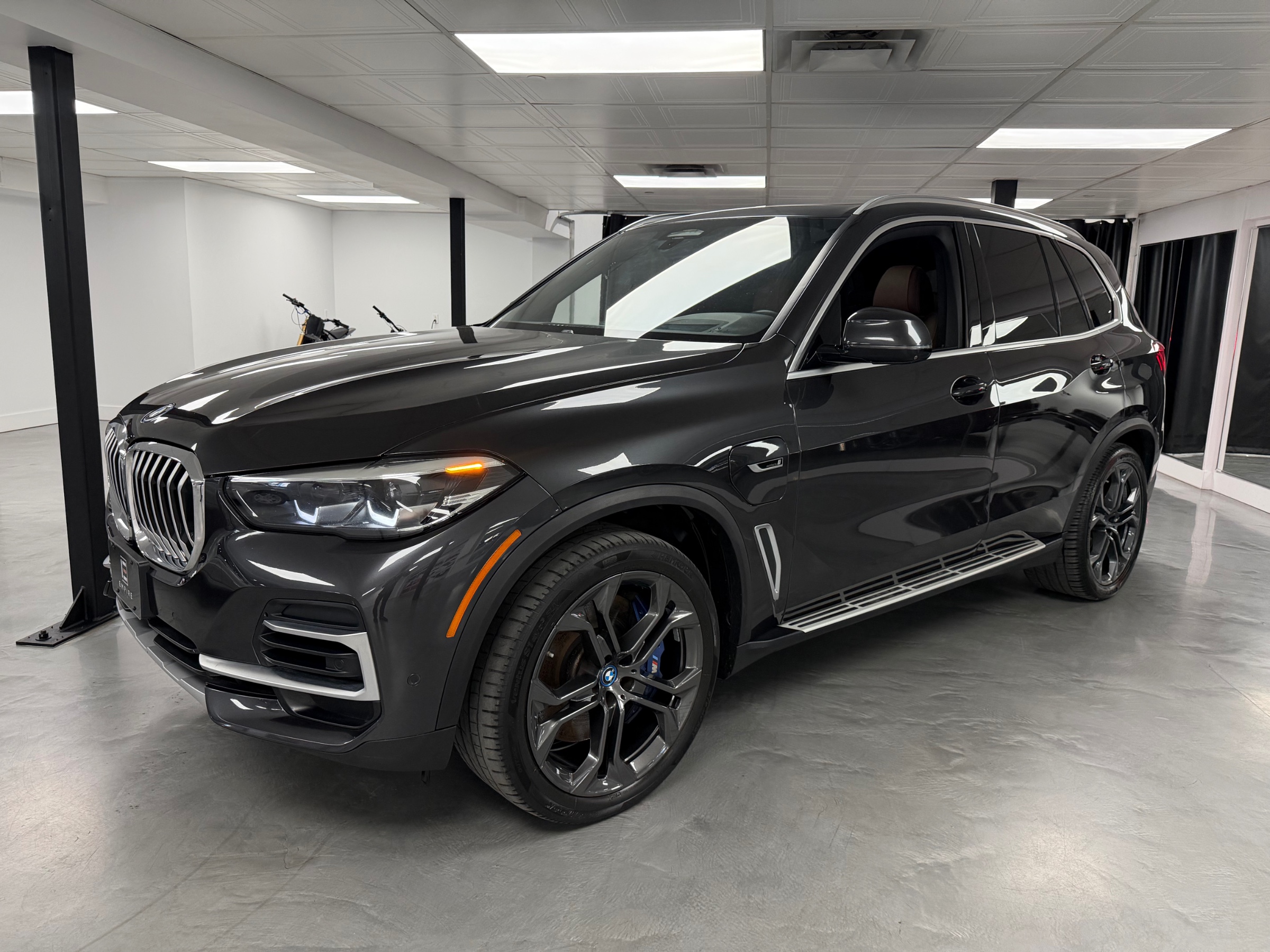Gray 2022 BMW X5 SUV / Crossover All-Wheel Drive 8-Speed Automatic
