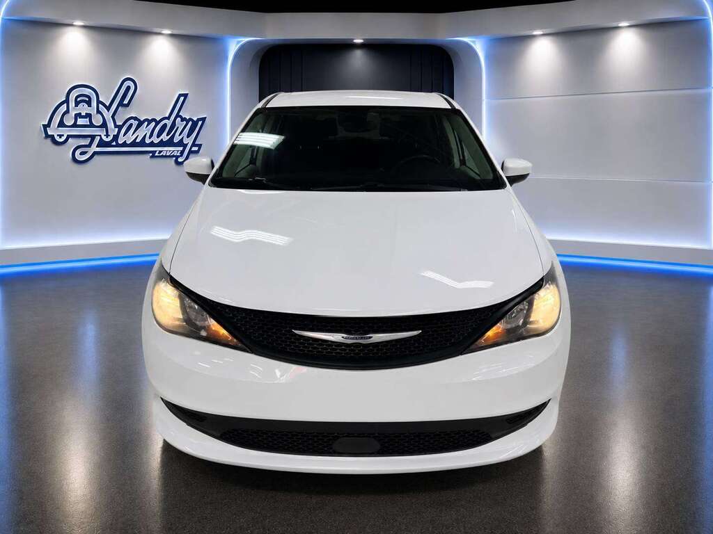 Chrysler Grand Caravan 2023