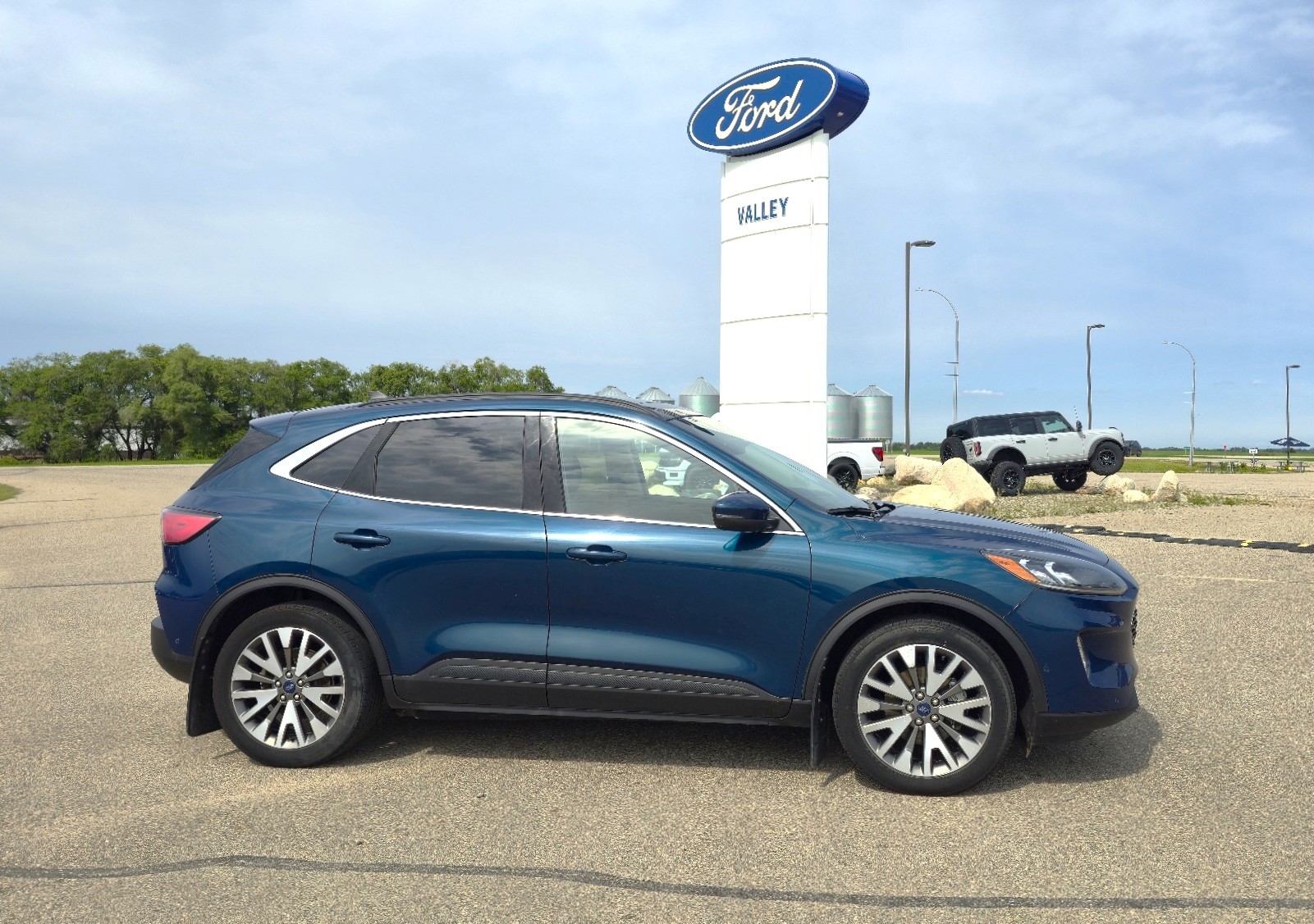 Blue 2020 Ford Escape Hybrid SUV / Crossover All-Wheel Drive Continuously Variable Transmission