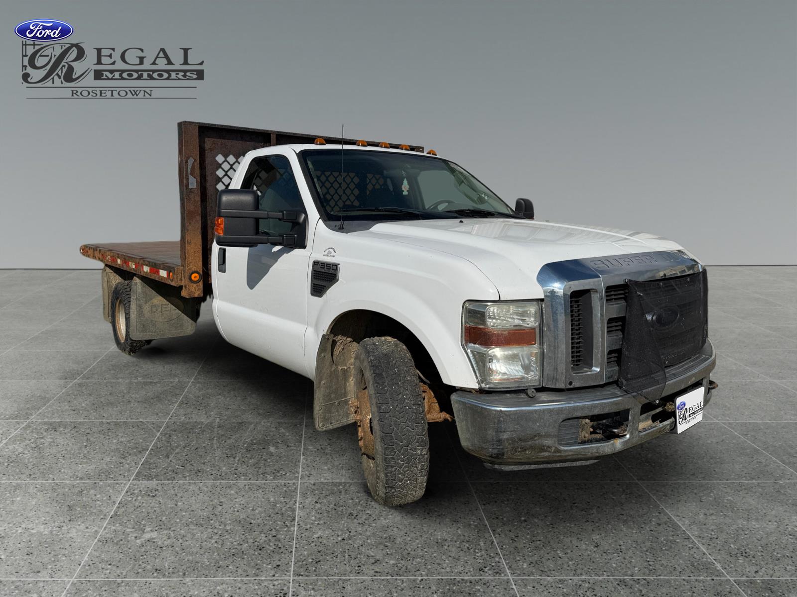 White 2010 Ford F-350 Super Duty Chassis Pickup Truck 4X2 5-Speed Automatic