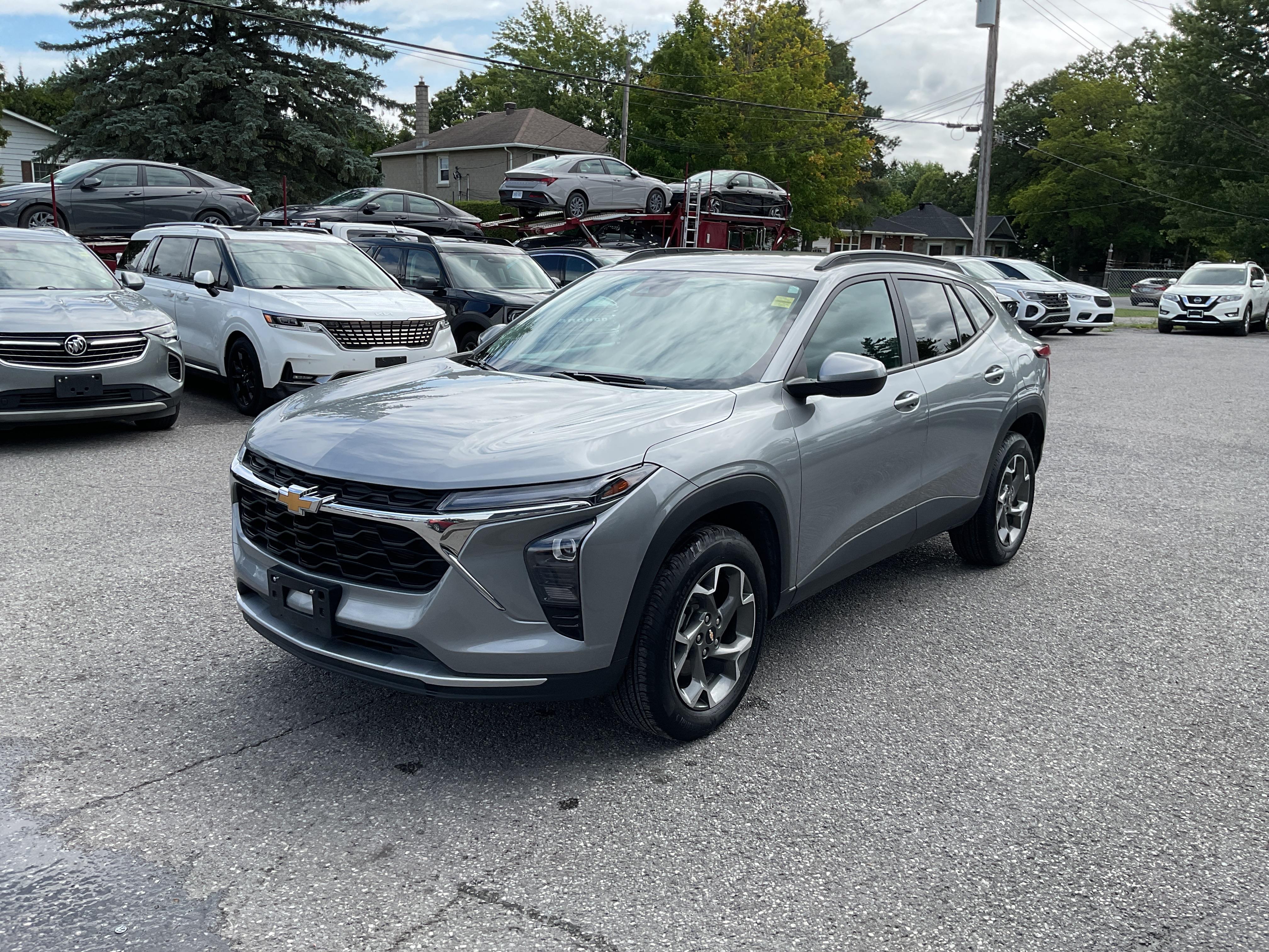 Silver 2025 Chevrolet Trax SUV / Crossover Front-Wheel Drive 6-Speed Automatic