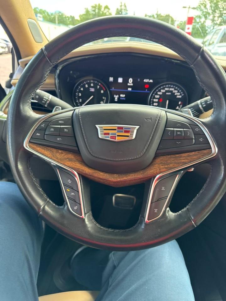 used 2021 Cadillac XT5 car, priced at $29,859