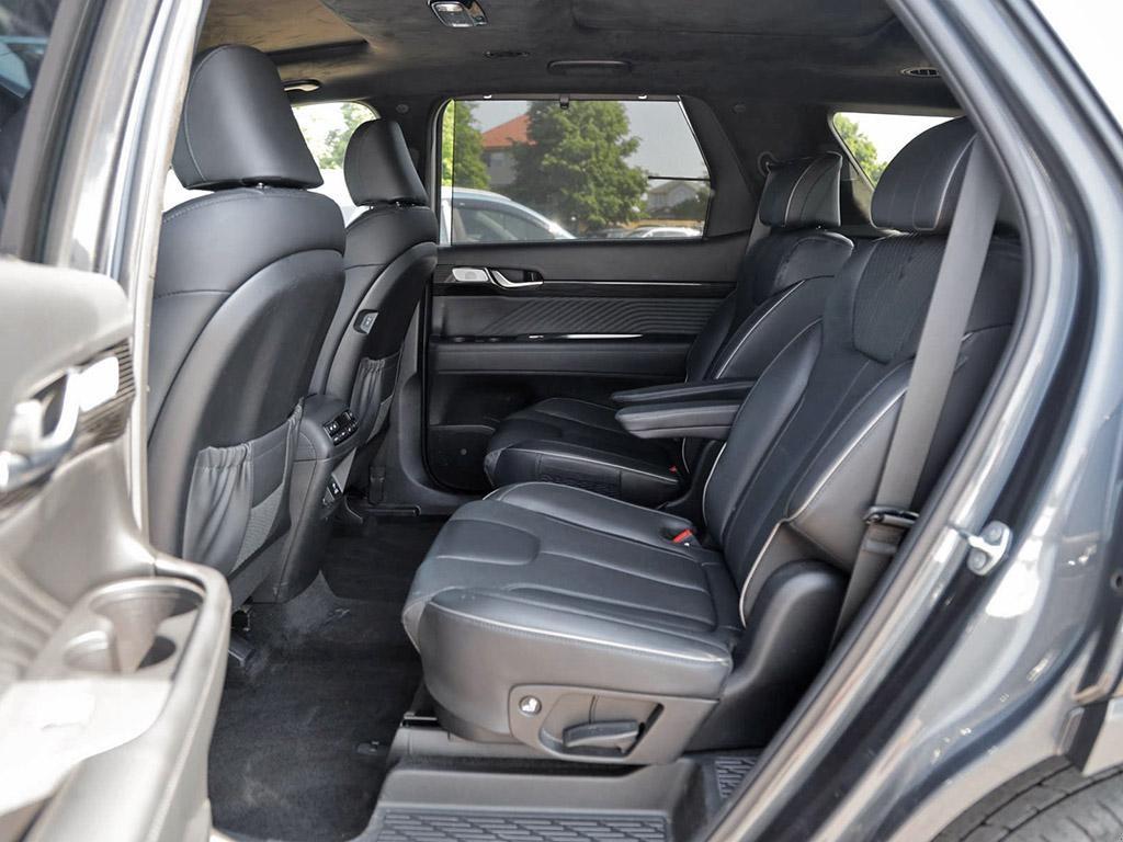 used 2024 Hyundai Palisade car, priced at $46,697