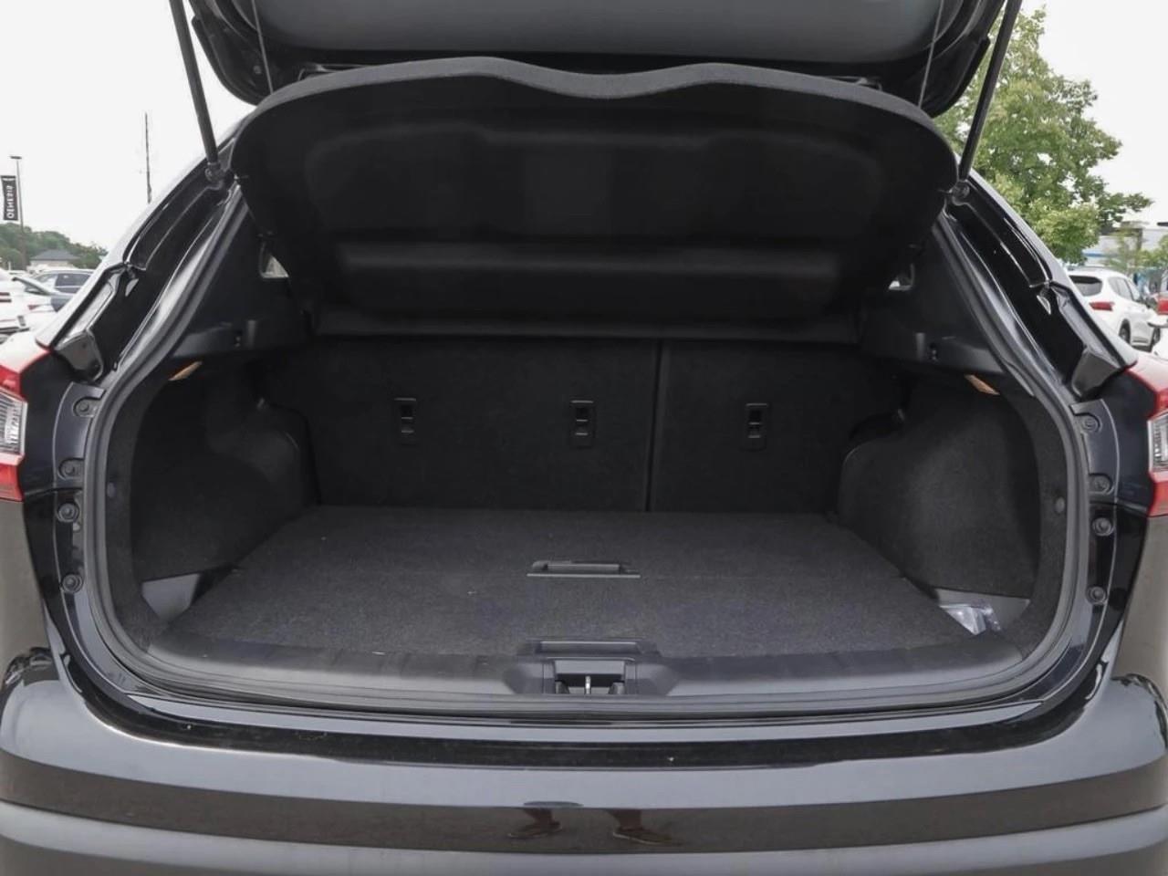 used 2020 Nissan Qashqai car