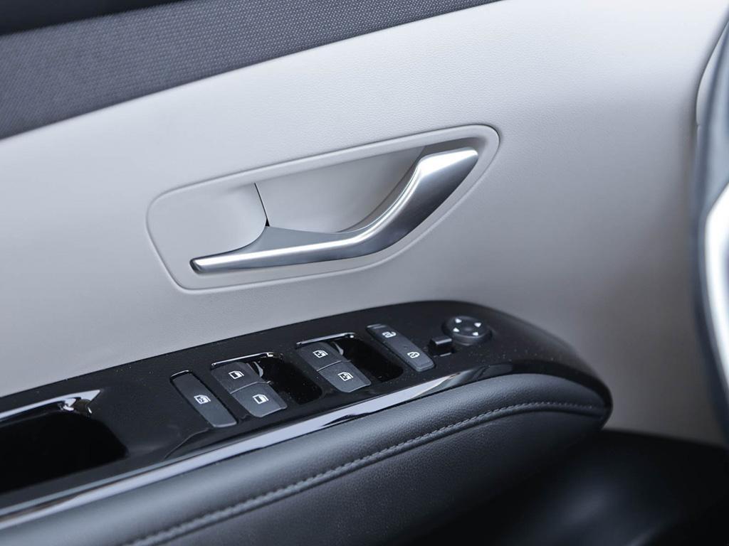 used 2022 Hyundai Tucson Hybrid car, priced at $30,597